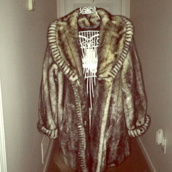 dennis basso Jackets & Blazers - Dennis Basso faux fur coat